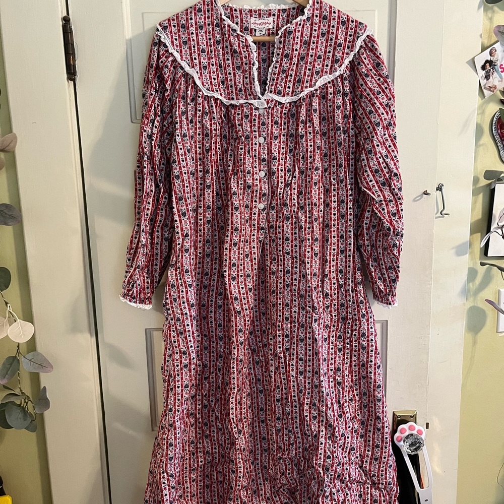 Lanz of Salzburg Tyrolean Print Flannel Nightgown size medium
